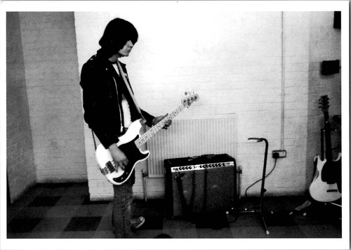 Cartolina dee ramone - dee,